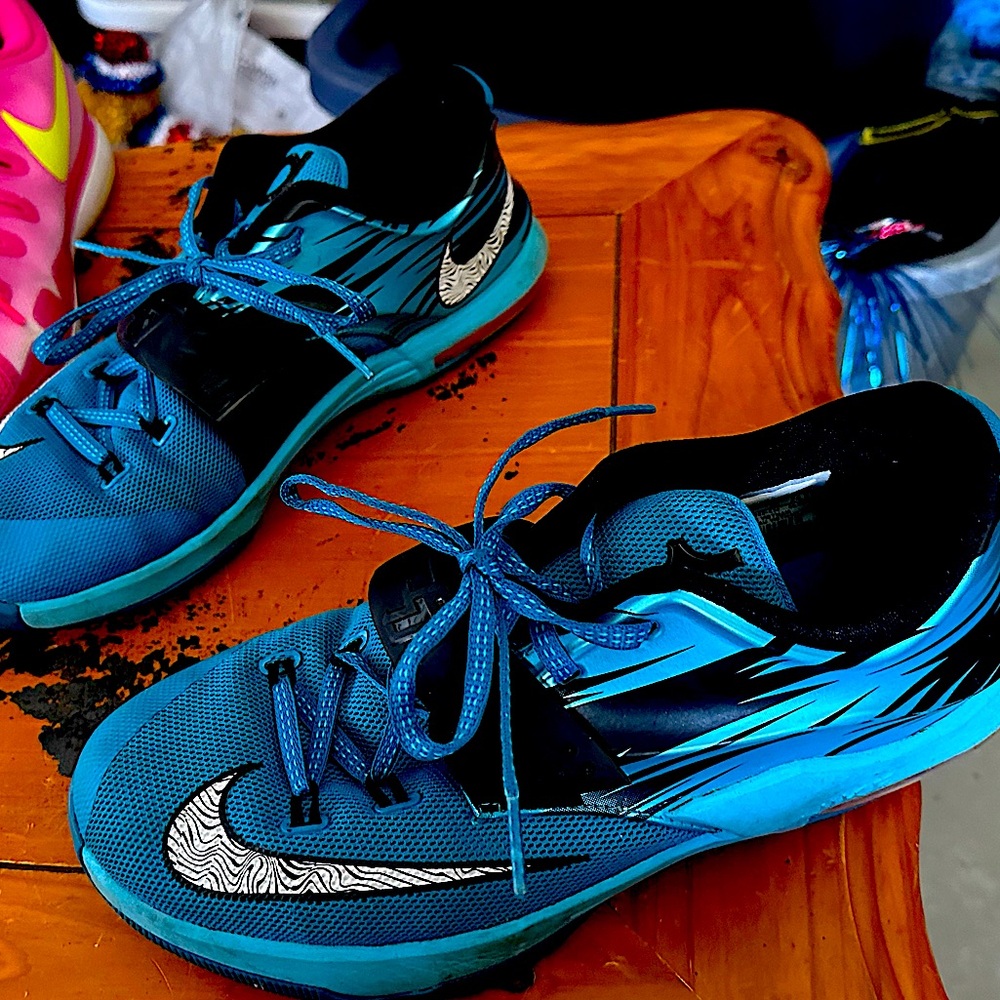 Nike Ks7 size 8&1/2 women's